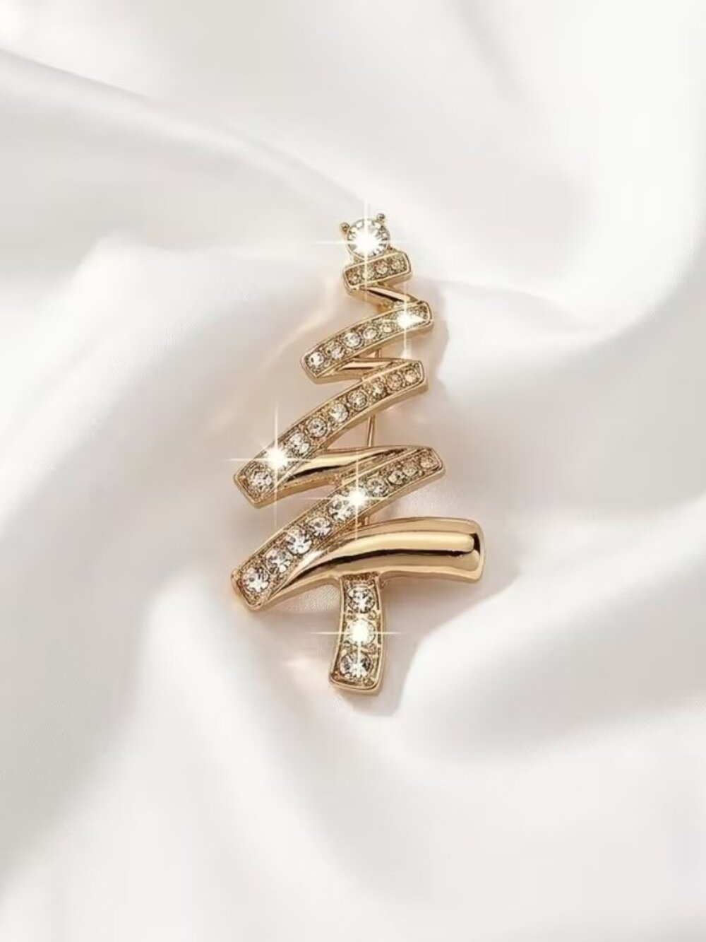 Exquisite Seasonal Holiday Gold Toned Christmas Tree Brooch with Gift Box